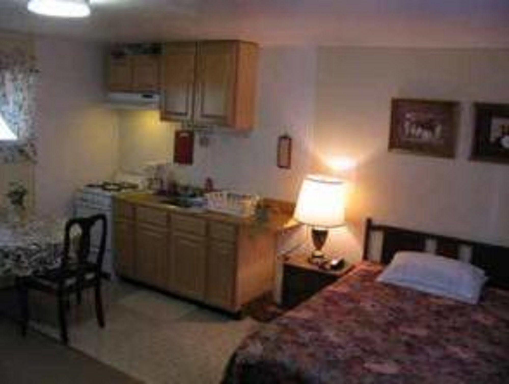 Four Seasons Motel Malone Bagian luar foto